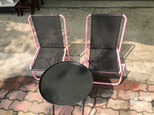 Ghế xếp nhỏ màu hồng